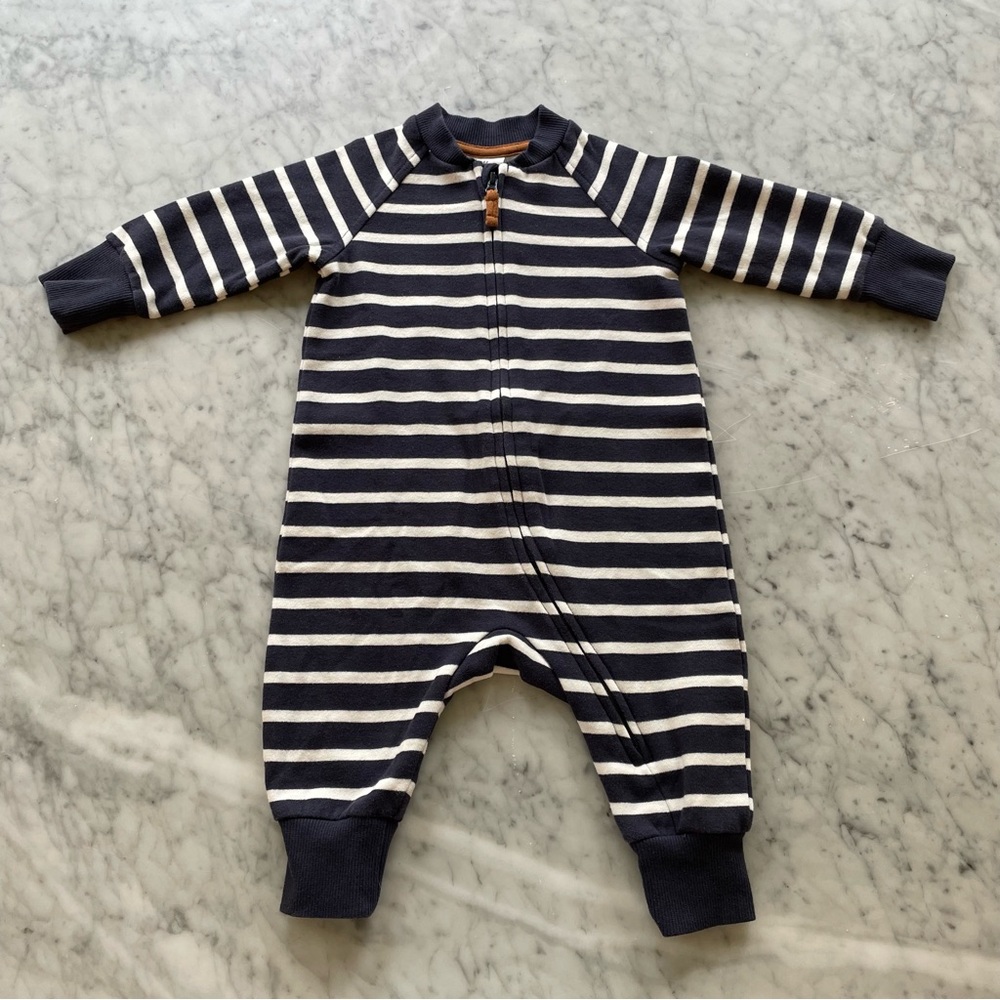 H&M Baby Zip Up Onesie in Sweatshirt Material - Long Sleeve Baby Boy One Piece